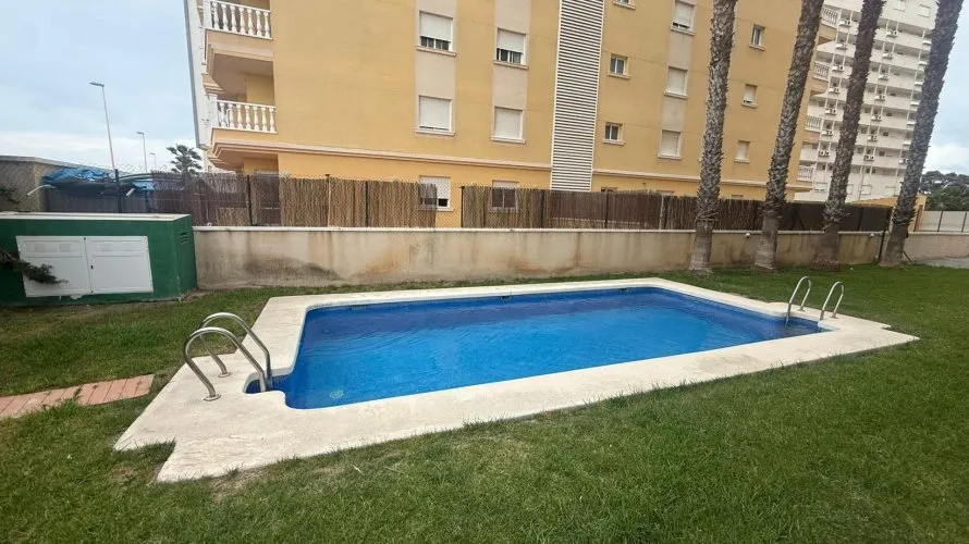Apartamento de 2 dormitorios en Guardamar del Segura, España No. 2686 № 4