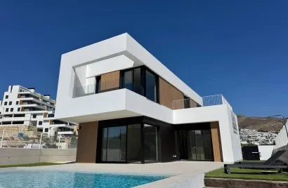 Villa de 3 dormitorios en Finestrat, España No. 2304