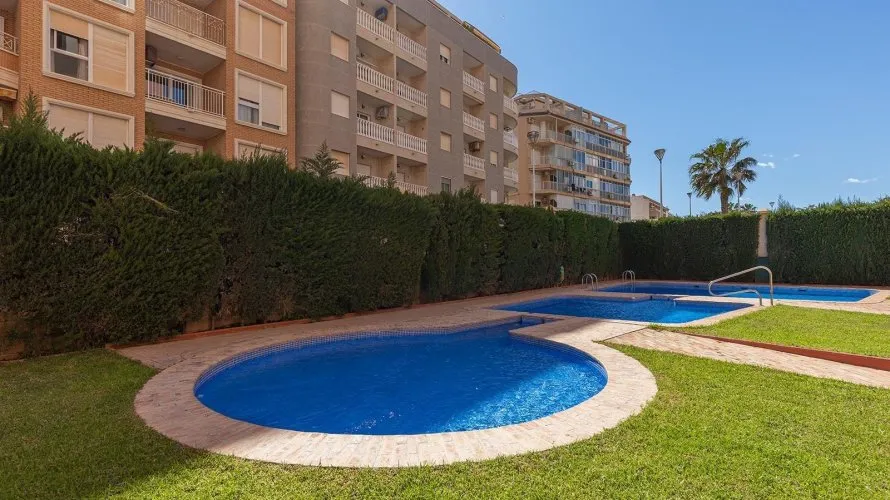 Apartamento de 2 dormitorios en Torrevieja, España No. 2357 № 26