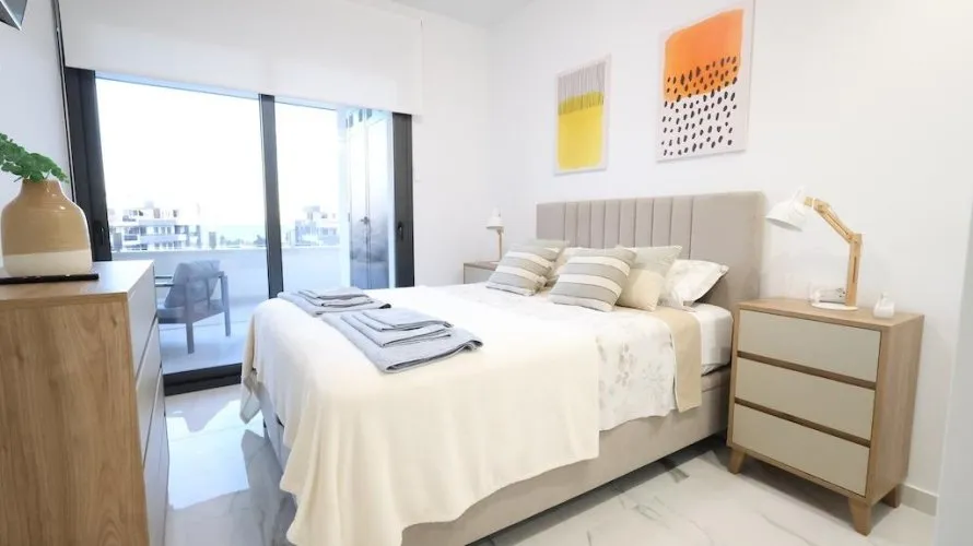 Apartamento de 2 dormitorios en Torrevieja, España No. 2596 № 9