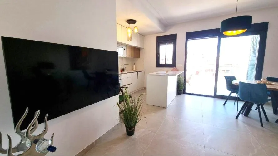 Ático de 2 dormitorios en Torrevieja, España No. 2617 № 1