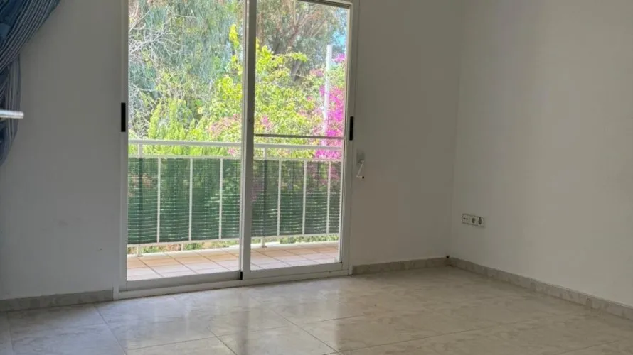 Сasa de 3 dormitorios en Albir, España No. 2070 № 10