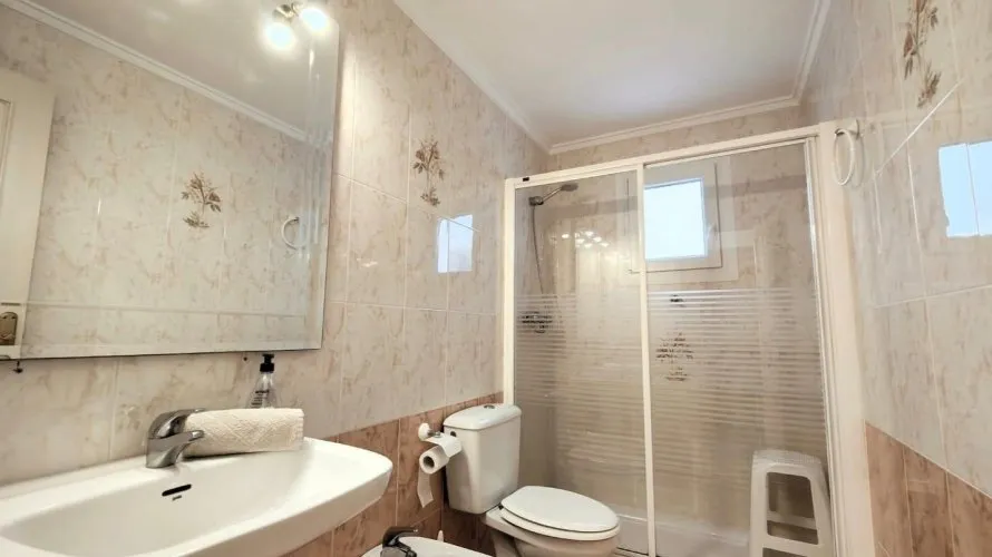 Apartamento de 2 dormitorios en Torrevieja, España No. 2394 № 4