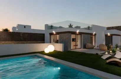 Villa de 3 dormitorios en Finestrat, España No. 2719