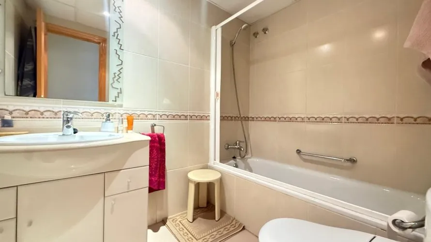 Apartamento de 2 dormitorios en Guardamar del Segura, España No. 2685 № 4