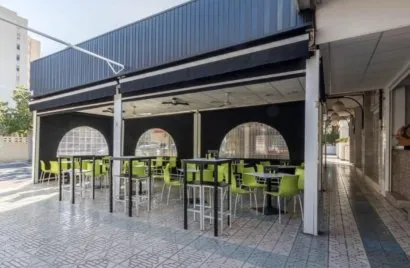 Propiedad comercial de 72m² en Alicante, España No. 2053
