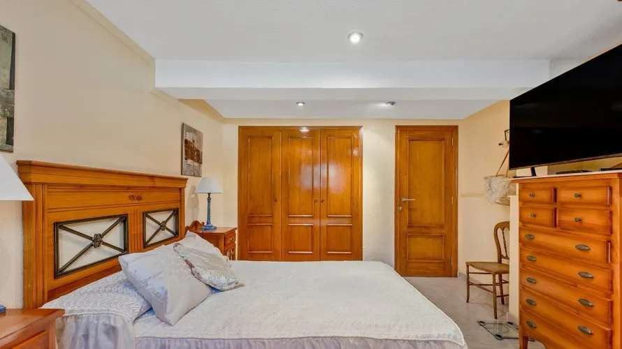 Villa de 4 dormitorios en Torrevieja, España No. 2165 № 13