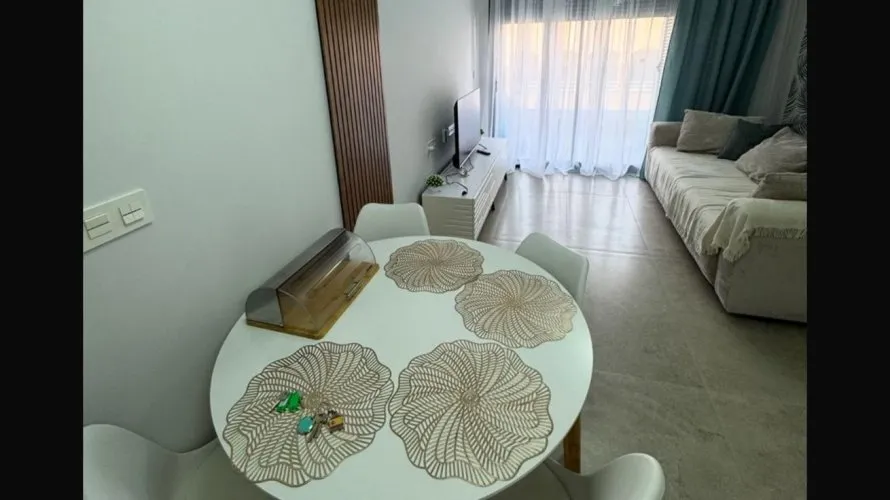Apartamento de 1 dormitorio en Torrevieja, España No. 2379 № 2