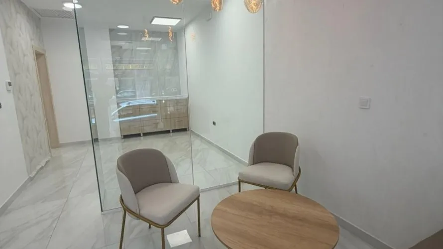 Propiedad comercial de 87.85m² en Torrevieja, España No. 2710 № 3