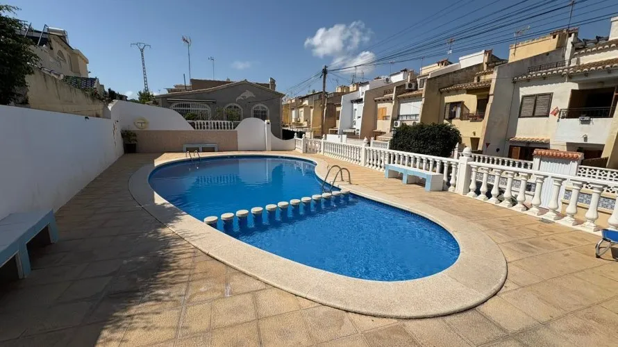 Сasa de 3 dormitorios en Torrevieja, España No. 2128 № 23
