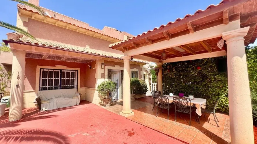 Villa de 3 dormitorios en Torrevieja, España No. 1486 № 22