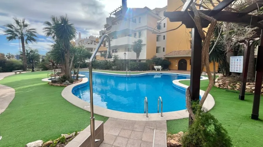 Bungalow de 2 dormitorios en Torrevieja, España No. 2254 № 11