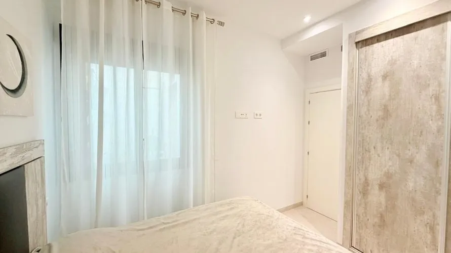 Apartamento de 3 dormitorios en La Florida, España No. 2309 № 20