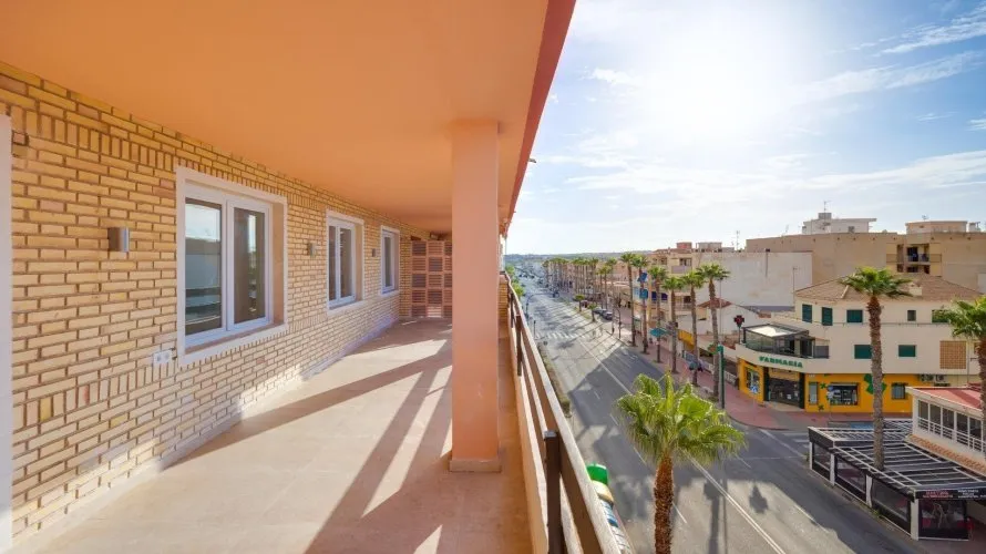 Apartamento de 3 dormitorios en Torrevieja, España No. 2193 № 8