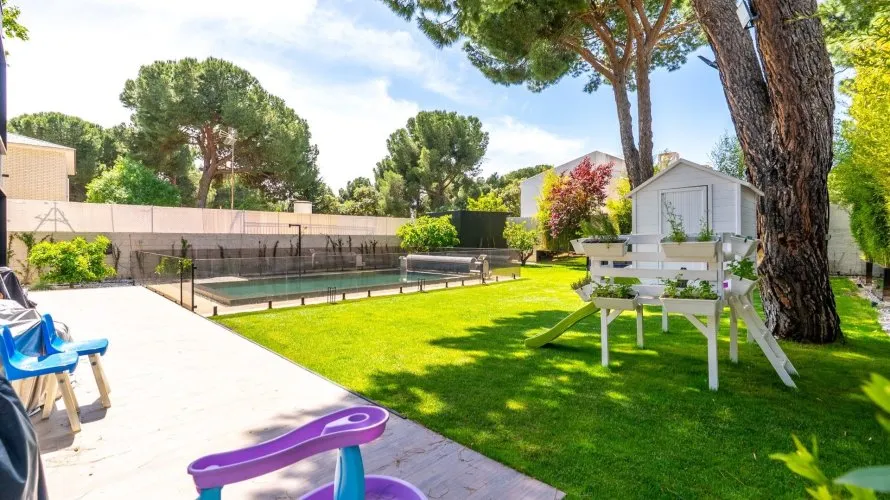 Villa de 4 dormitorios en Pozuelo de Alarcón, España No. 2624 № 25