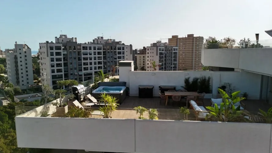 Ático de 3 dormitorios en Alicante, España No. 2181 № 1