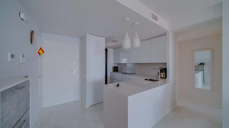 Apartamento de 2 dormitorios en Benidorm, España No. 2521 № 13
