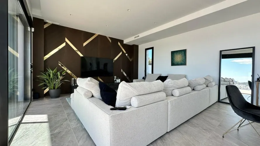 Villa de 3 dormitorios en Finestrat, España No. 2502 № 9