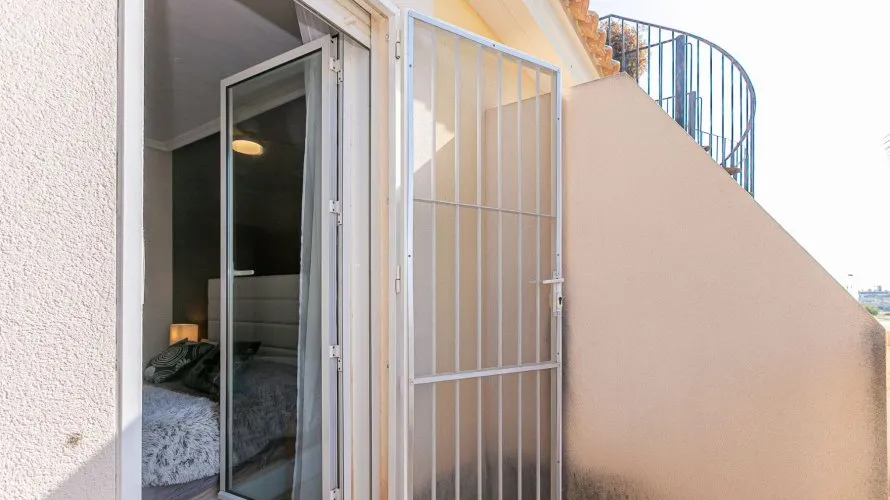 Сasa de 75m² en La Zenia, España No. 2413 № 1