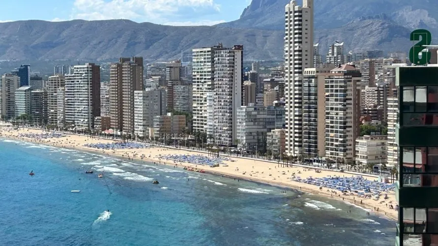 Apartamento de 1 dormitorio en Benidorm, España No. 2452 № 19
