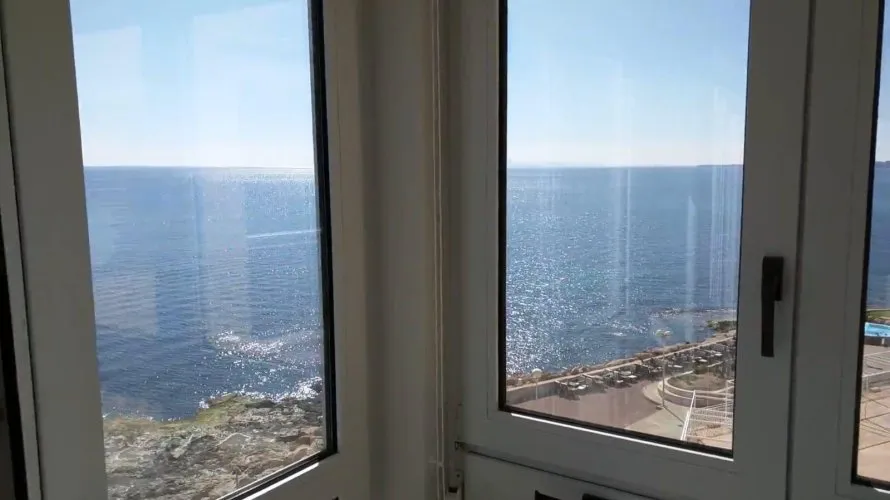 Apartamento de 4 dormitorios en Torrevieja, España No. 1482 № 1