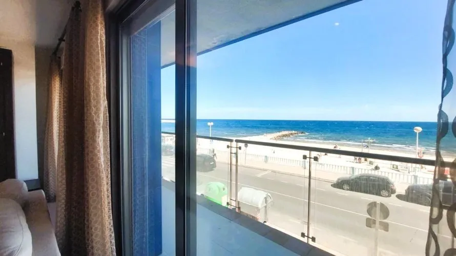 Apartamento de 4 dormitorios en Torrevieja, España No. 1915 № 2