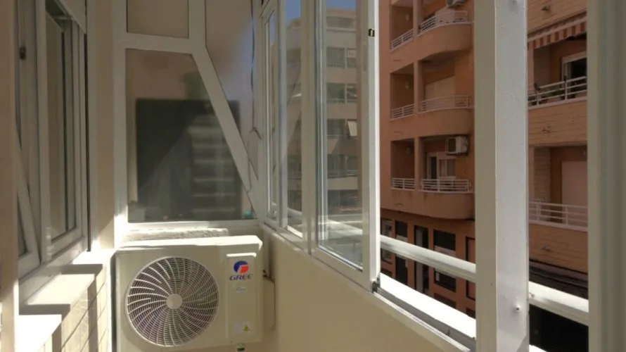 Apartamento de 1 dormitorio en Torrevieja, España No. 2696 № 1