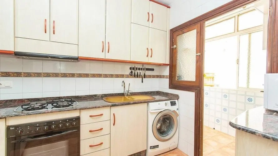 Apartamento de 3 dormitorios en Torrevieja, España No. 1575