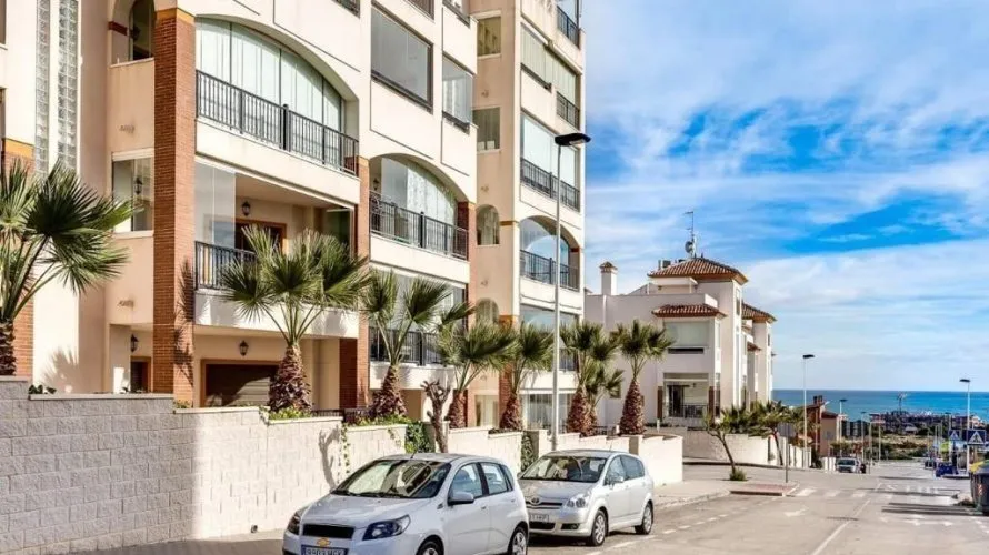 Apartamento de 3 dormitorios en Guardamar del Segura, España No. 1985 № 15