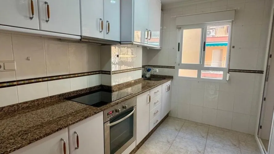 Apartamento de 4 dormitorios en Torrevieja, España No. 2256 № 15