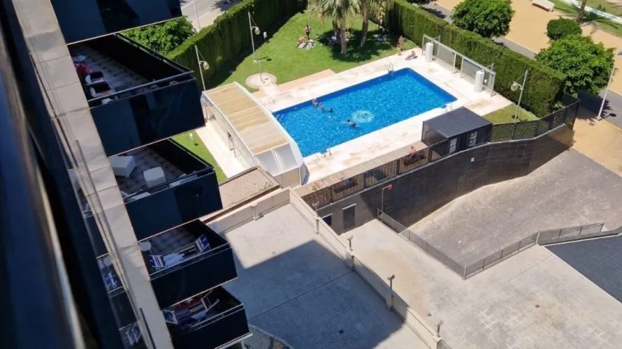 Apartamento de 2 dormitorios en Villajoyosa, España No. 1942 № 2