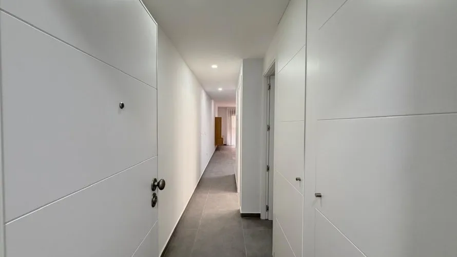 Apartamento de 3 dormitorios en Torrevieja, España No. 1558