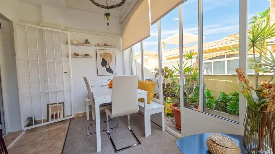 Apartamento de 70m² en Los Balcones, España No. 2473 № 16