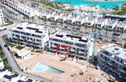 Apartamento de 2 dormitorios en Los Alcázares, España No. 2647
