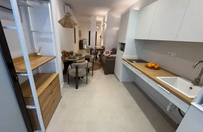 Propiedad comercial de 1 dormitorio en Valencia, España No. 2640