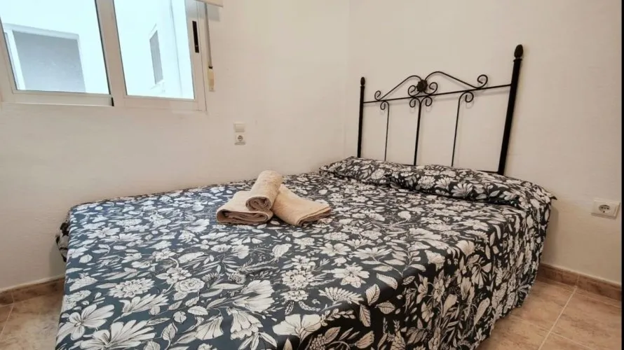 Apartamento de 2 dormitorios en Torrevieja, España No. 2394 № 6