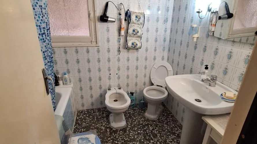 Propiedad comercial de 5 dormitorios en Torrevieja, España No. 1485 № 12