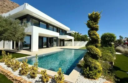 Villa de 890m² en Benidorm, Spain No. 2163