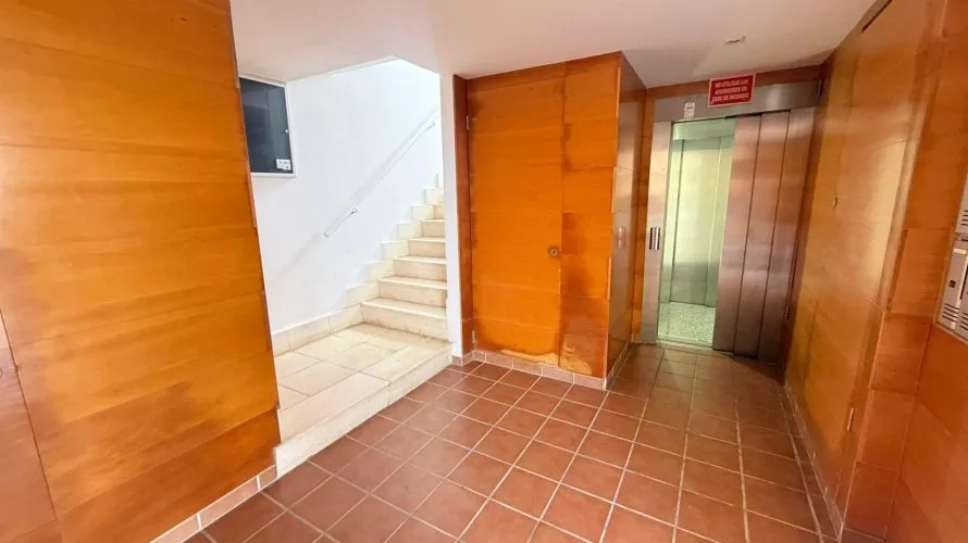 Apartamento de 2 dormitorios en Guardamar del Segura, España No. 2686 № 2
