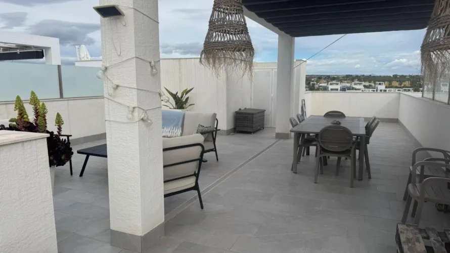 Bungalow de 2 dormitorios en Guardamar del Segura, España No. 2622 № 5