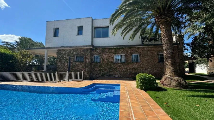 Villa de 4 dormitorios en Riba-roja de Túria, España No. 2601 № 28