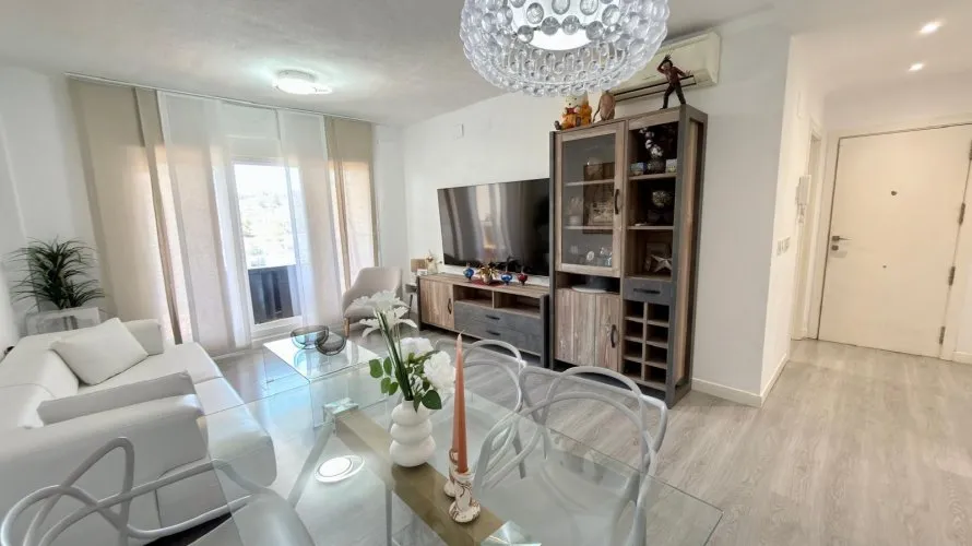 Apartamento de 2 dormitorios en Finestrat, España No. 2419 № 20