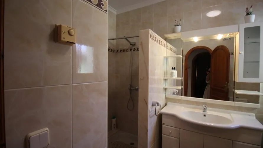 Villa de 5 dormitorios en Calpe, España No. 1639 № 17