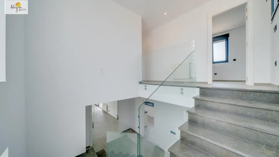 Villa de 5 dormitorios en Calpe, España No. 1790 № 26