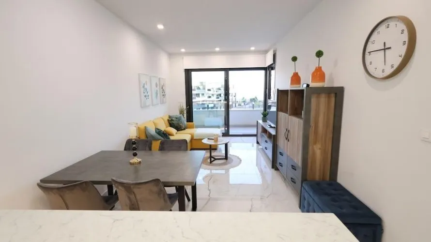 Apartamento de 2 dormitorios en Torrevieja, España No. 2596 № 12