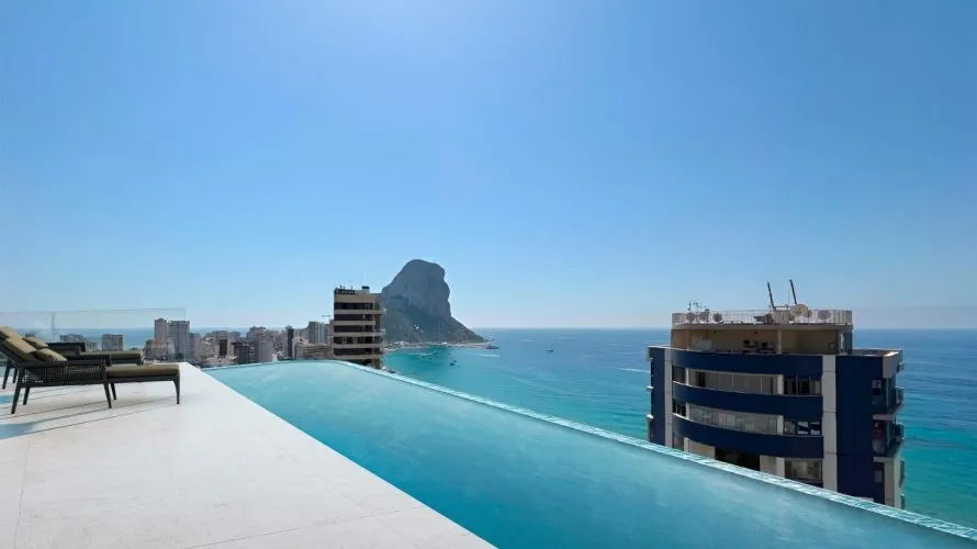 Ático de 2 dormitorios en Calpe, España No. 2042