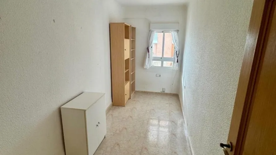 Apartamento de 4 dormitorios en Torrevieja, España No. 2256 № 12