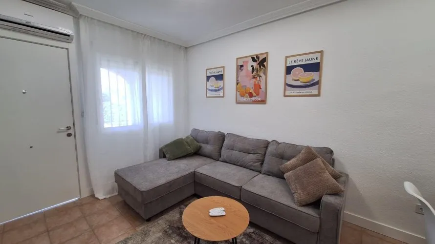 Bungalow de 1 dormitorio en Torrevieja, España No. 2421 № 18
