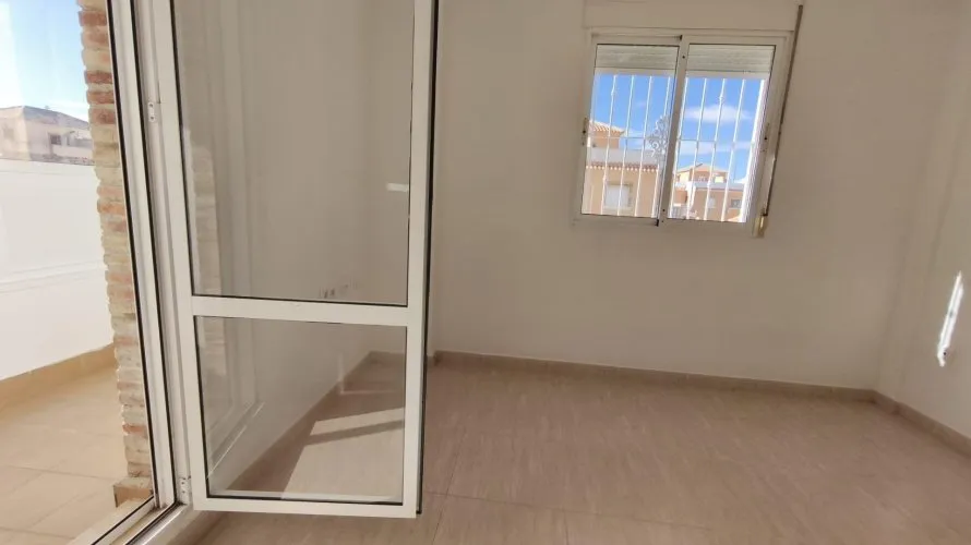 Сasa de 3 dormitorios en Rojales, España No. 2249 № 17