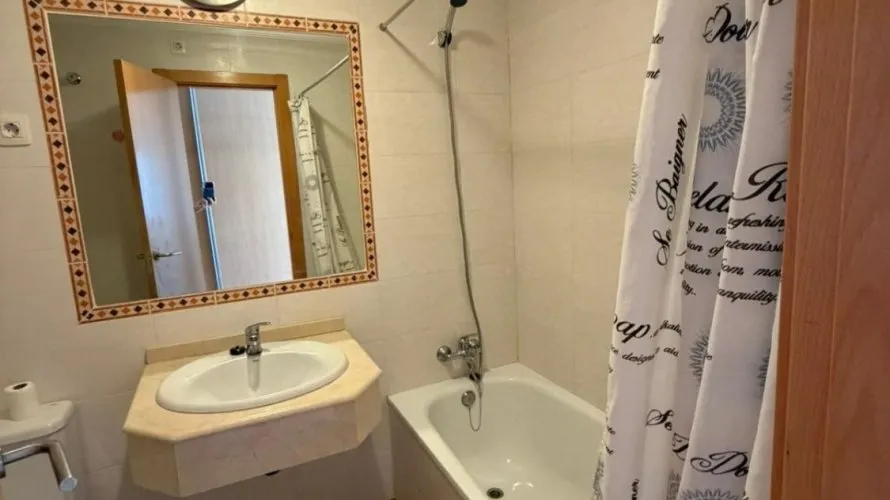 Apartamento de 2 dormitorios en La Veleta, España No. 1566 № 3